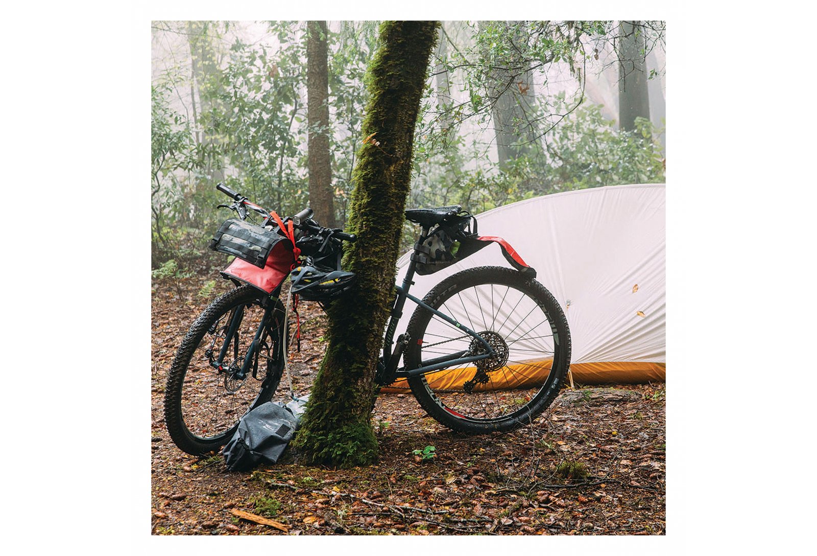 SACOCHE DE GUIDON BLACKBURN OUTPOST HB ROLL NOIR – Image 2